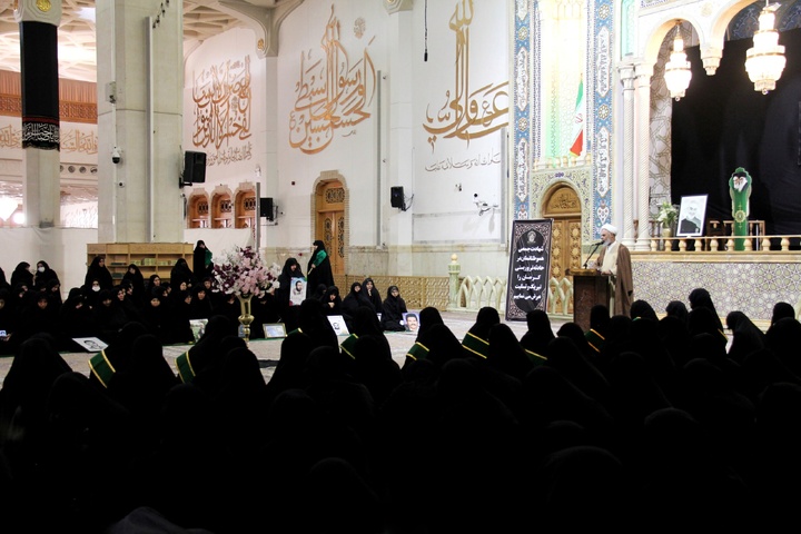 آیین خطبهخوانی ویژه بانوان در حرم حضرت معصومه(س) برگزار شد