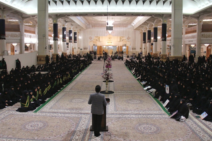 آیین خطبهخوانی ویژه بانوان در حرم حضرت معصومه(س) برگزار شد