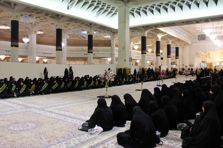 آیین خطبهخوانی ویژه بانوان در حرم حضرت معصومه(س) برگزار شد