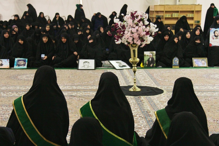 آیین خطبهخوانی ویژه بانوان در حرم حضرت معصومه(س) برگزار شد