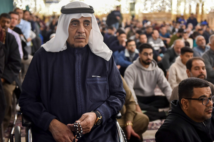 Imam Reza shrine hosts celebrations to mark Imam Bagher’s birth anniv.
