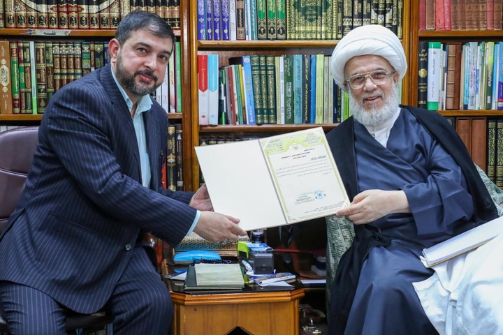تجلیل از تعدادی از قاریان فرهنگستان علمی قرآن کریم