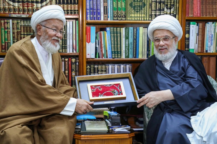 تجلیل از تعدادی از قاریان فرهنگستان علمی قرآن کریم