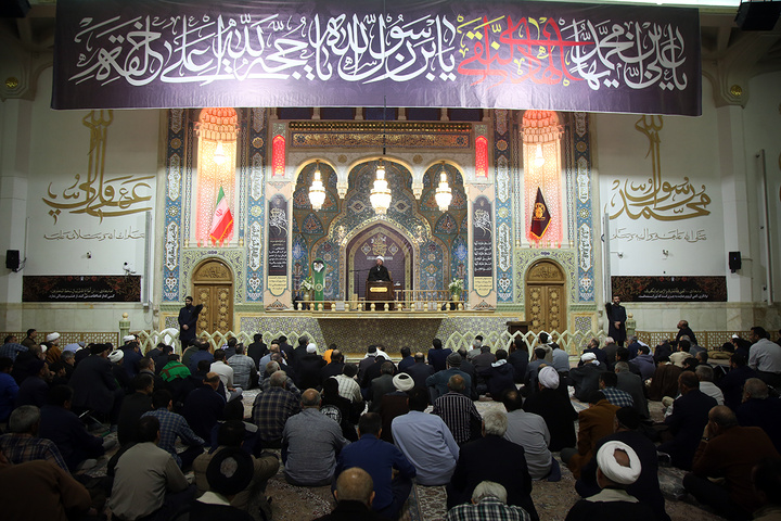 مراسم عزاداری شب شهادت امام هادی (ع) در حرم بانوی کرامت