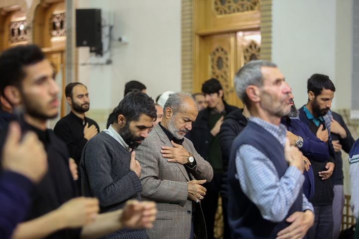 مراسم عزاداری شب شهادت امام هادی (ع) در حرم بانوی کرامت