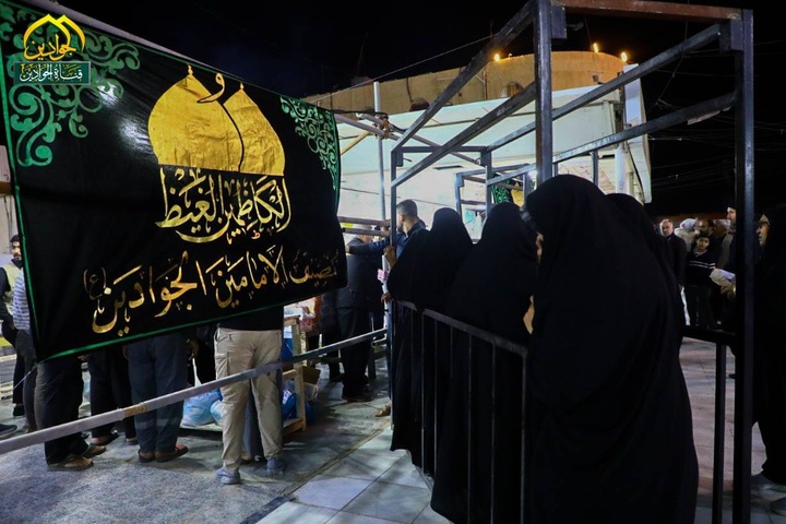خدم شعبة المضيف يشاركون في خدمة زائري العتبة العسكرية المقدسة في ذكرى استشهاد الامام الهادي