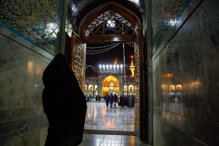 حال و هوای حرم مطهر رضوی در شب شهادت امام هادی علیه‌السلام