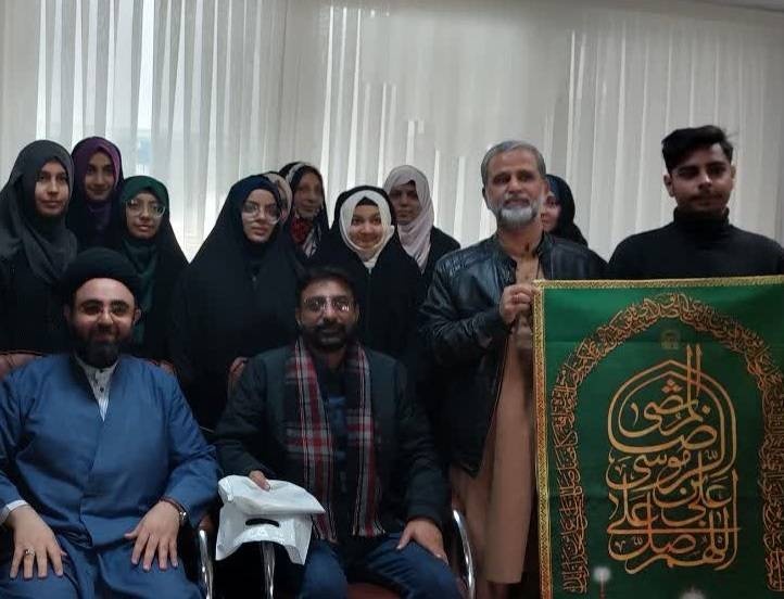 پاکستان سے آئے قرآنی اساتذہ کی حرم مطہر رضوی (ع) میں حاضری اور زیارت سمیت مختلف پروگرامز کا انعقاد