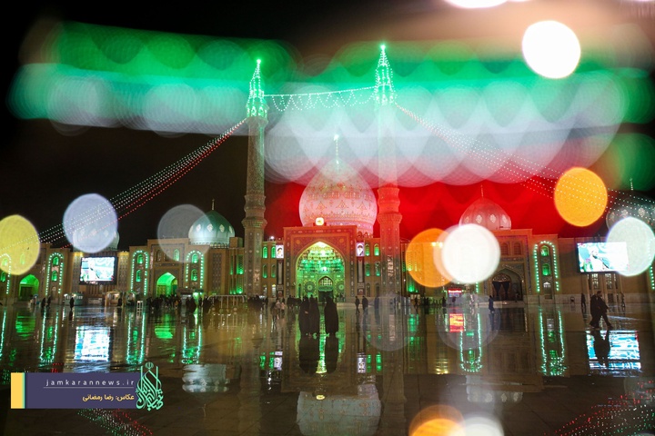 حال و هوای مسجد مقدس جمکران در یک شب بارانی