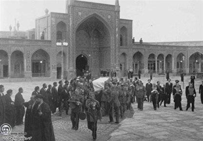 گنجاندن درس تعلیمات دینی در مدارس ایران درخواست کدام عالم دینی بود؟