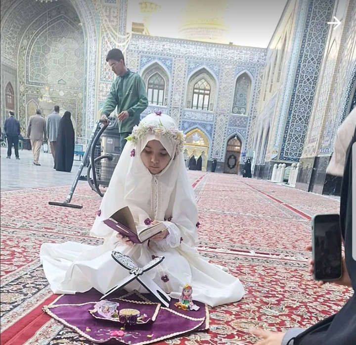 جشن تکلیف دختر استرالیایی در حرم مطهر امام رئوف جشن تکلیف دختر استرالیایی در حرم مطهر امام رئوف