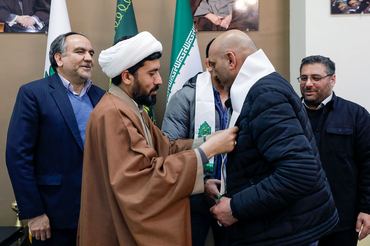 اهدای مدال قهرمانی کشتی به حرم مطهر رضوی