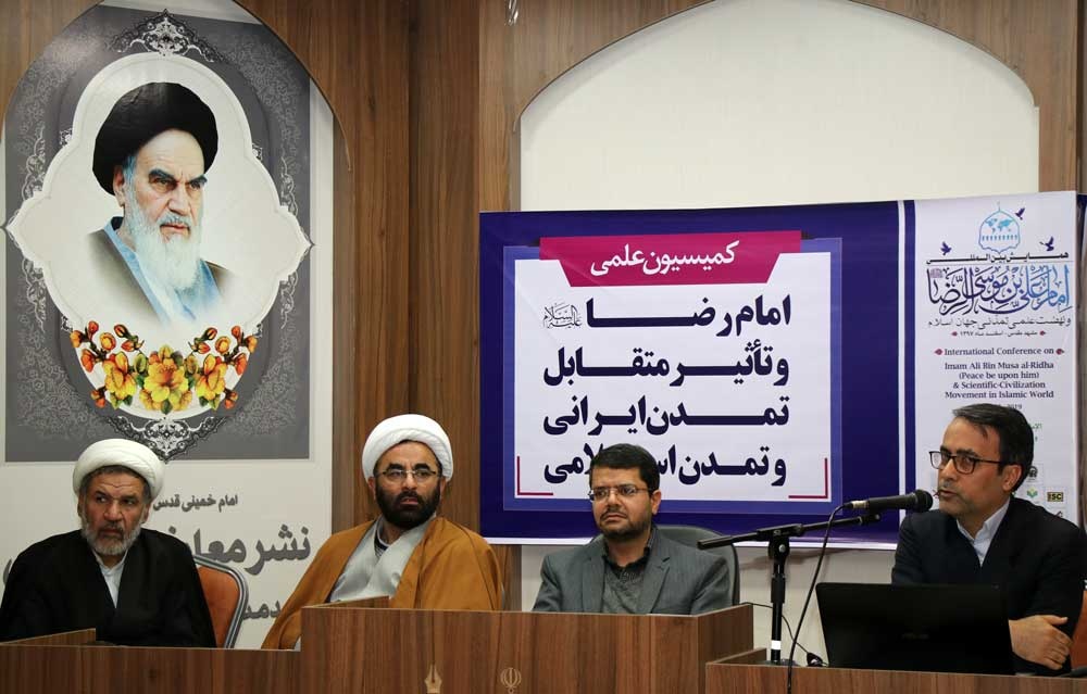 علاقه به تاریخ حرم مطهر امام رضا(ع) به ۳۰ سال مجاورت من در مشهد انجامید