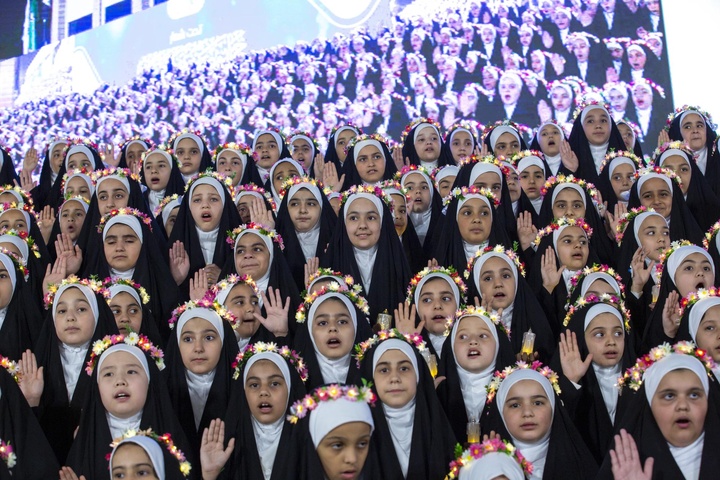 More than 700 girls chant the Pledge of Takleef in Al-Ameed Educational Schools Group