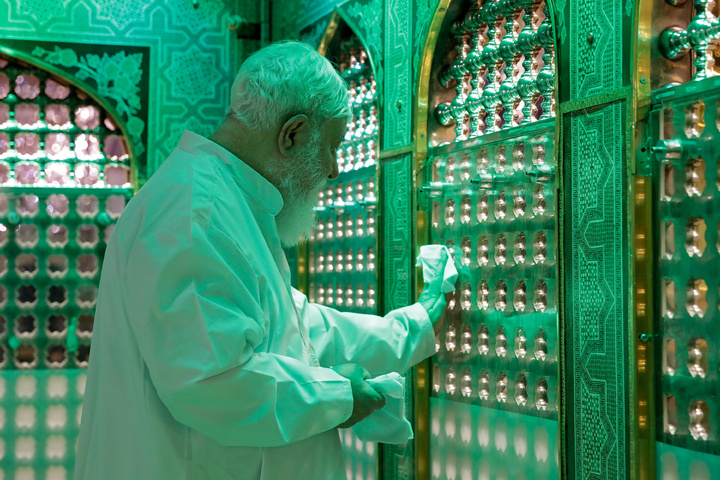 Tomb of Imam Reza dusted
