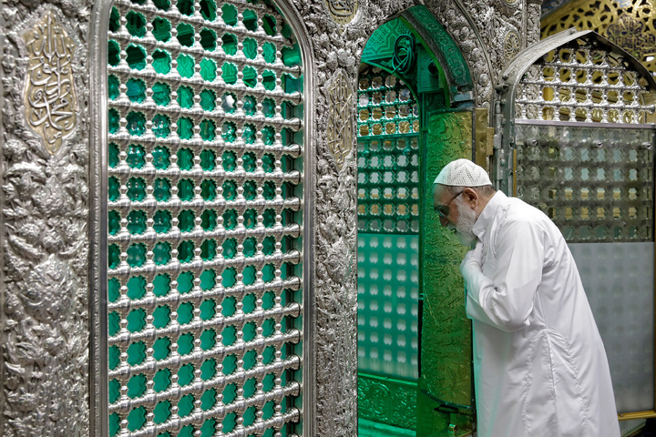Tomb of Imam Reza dusted
