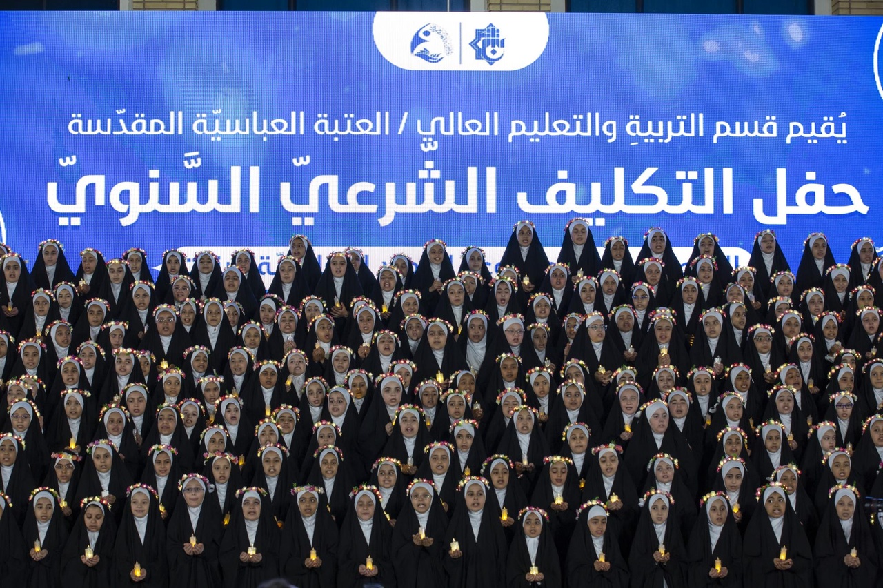 More than 700 girls chant the Pledge of Takleef in Al-Ameed Educational Schools Group