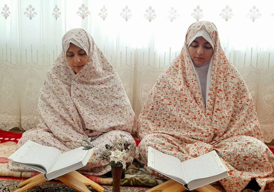 تمام افتخارم تلاوت قرآن و خادمی مضجع شریف امام هشتم(ع) است