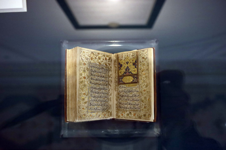 خزانة القرآن الكريم في الحرم الرضوي الشريف
