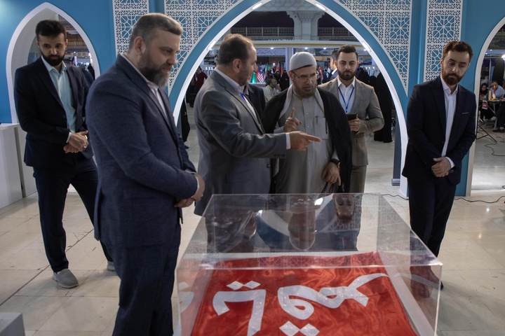 حضور مشترک آستان های مقدس حسینی و عباسی در نمایشگاه بین المللی قرآن کریم تهران