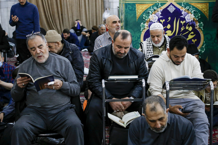 مراسم احیا زائران عرب زبان در شب نوزدهم ماه مبارک رمضان