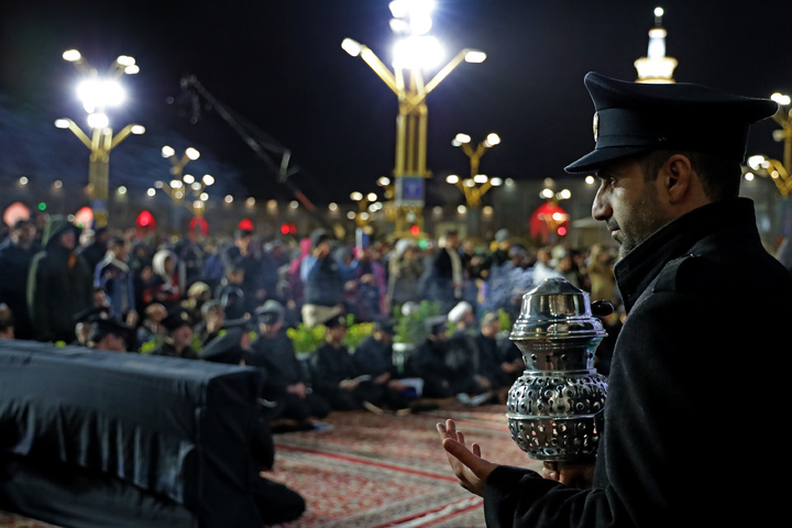 حرم امام رضا(ع) میں شبِ۲۳ ماہ رمضان کی مناسبت سے شب بیداری اور دعائیہ پروگرام کا…
