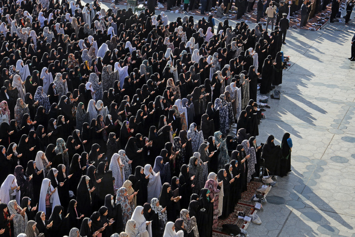 Eid al-Fitr Prayers held in Imam Reza shrine
