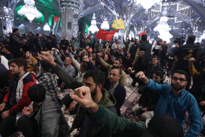تجمع مردمی درحمایت از شروع عملیات حمله به اسراییل «وعده الصادق » در حرم مطهر رضوی
