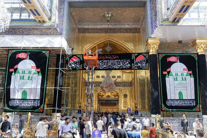سیاه پوشی آستان مقدس عباسی در سالگرد تخریب قبور ائمه بقیع
