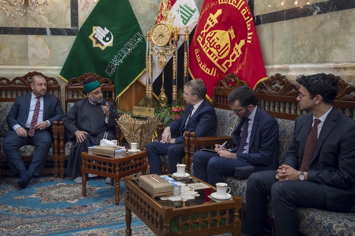 تمجید سفیر فرانسه از پروژههای آستان قدس عباسی و خدمات آن به زائران