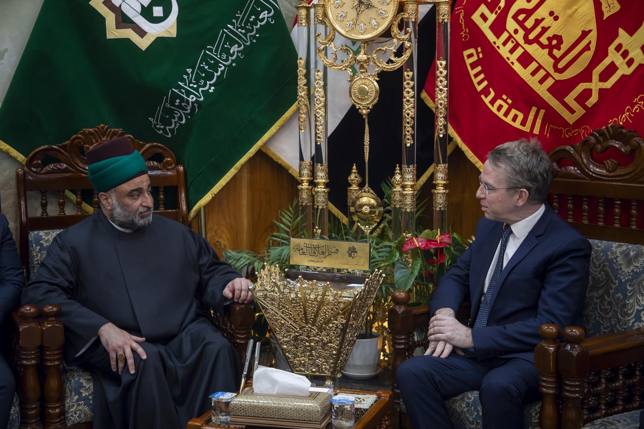 The French ambassador praises the projects and services of the Al-Abbas's (P) Shrine