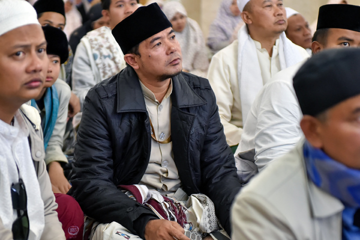 Indonesian pilgrims visit Imam Reza shrine
