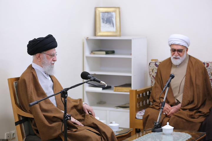 Scientific Committee members of Intl. Imam Reza Congress meet with Leader