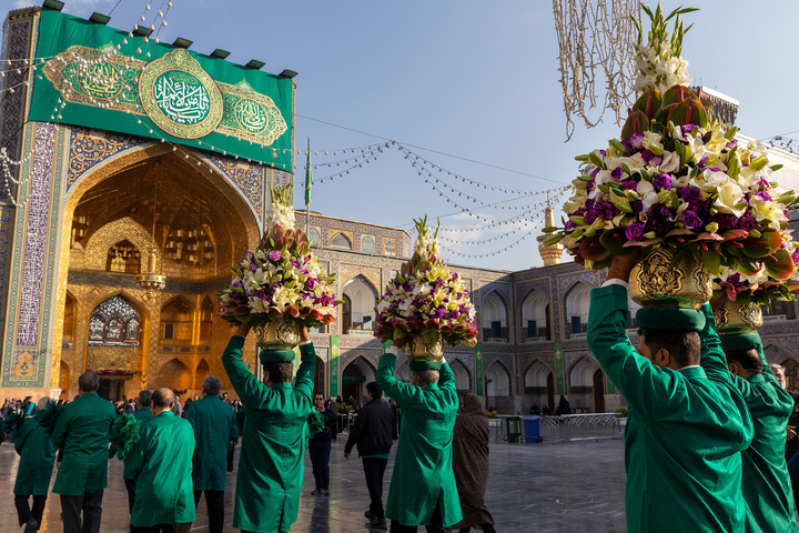 گل آرایی ضریح مطهر امام رضا علیه السلام