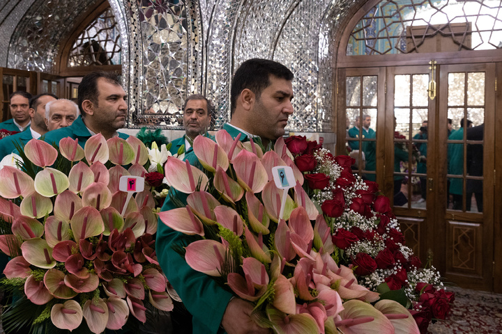 گل آرایی ضریح مطهر امام رضا علیه السلام