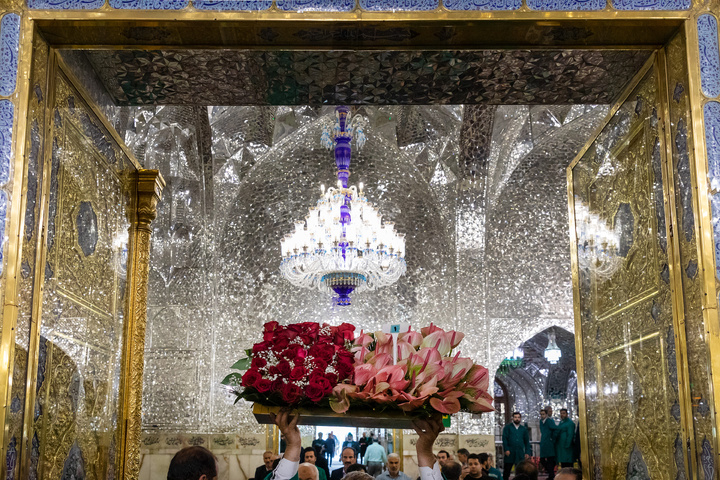 مظاهر الزينة في العتبة الرضوية بذكرى ميلاد الامام الرضا(ع)