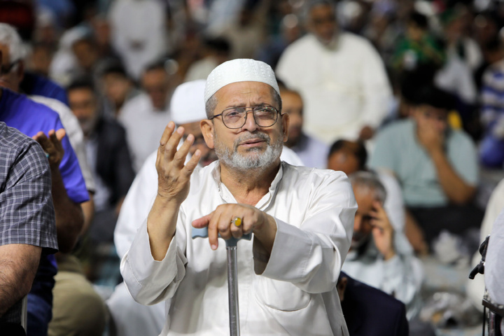 الزوار العرب الكرام يحييون ذكرى شهداء الخدمة