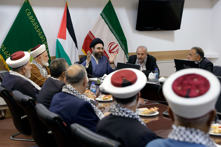 Palestinian officials, managers visit Imam Reza shrine Palestinian officials, managers visit Imam Reza shrine