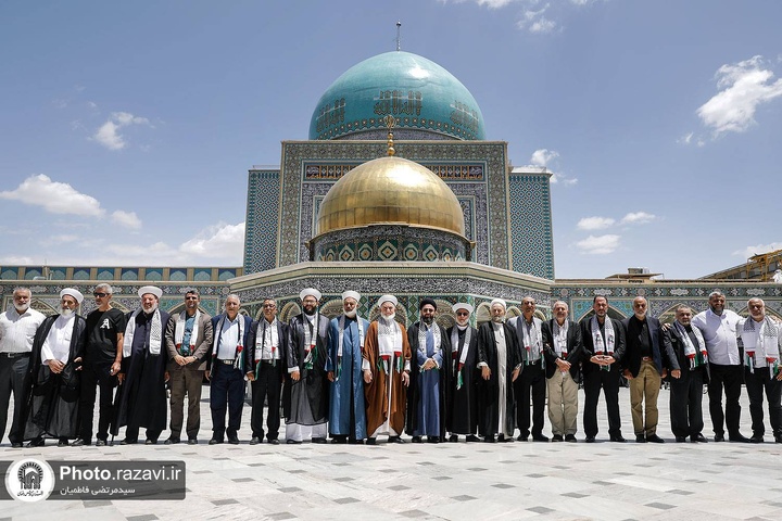 فلسطینی عہدیداروں  کا ایک وفد حرم امام رضا(ع) کی زیارت سے مشرف