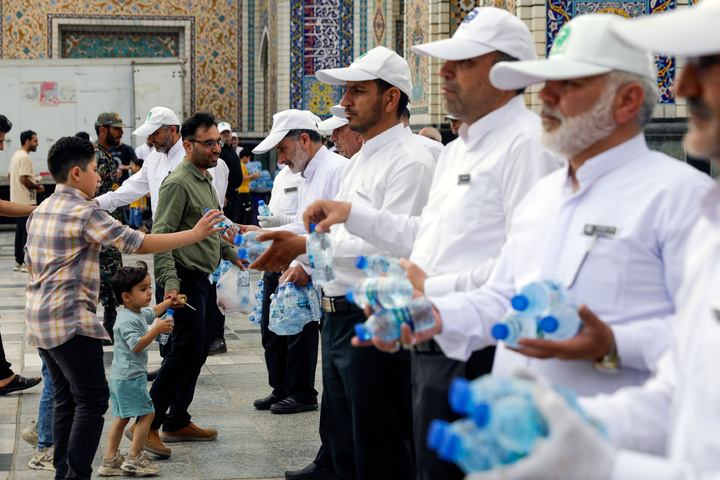 قراءة دعاء عرفة المبارك في الحرم الرضوي الشريف