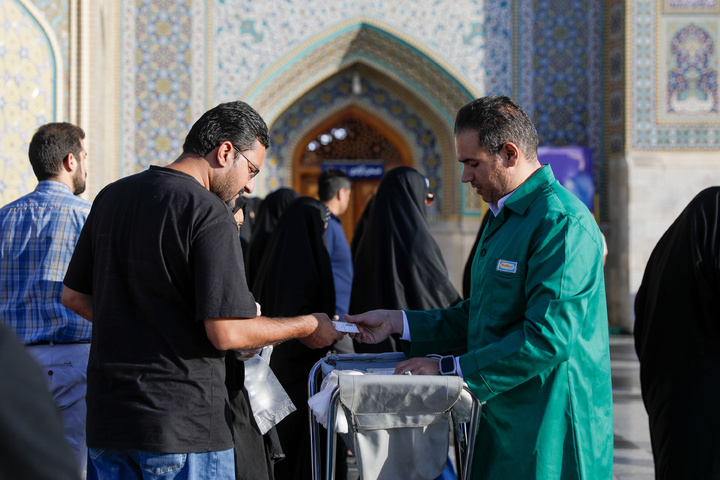 اقامه نماز عید سعید قربان در حرم مطهر رضوی