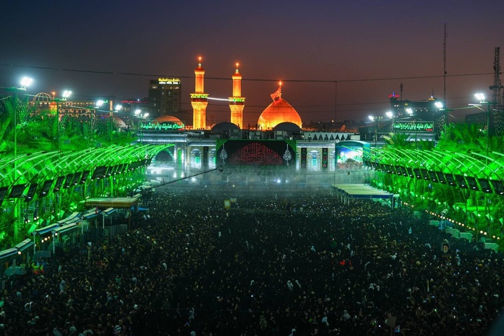 تعویض پرچم گنبد مطهر حسینی به مناسبت آغاز ماه محرم