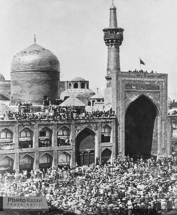 محرم الحرام کے حوالے سے مشہد مقدس اور حرم امام رضا(ع) میں خطبہ خوانی سے لے کر شمع روشن کرنے تک کی پانچ رسومات کا تعارف محرم الحرام کے حوالے سے مشہد مقدس اور حرم امام رضا(ع) میں خطبہ خوانی سے لے کر شمع روشن کرنے تک کی پانچ رسومات کا تعارف