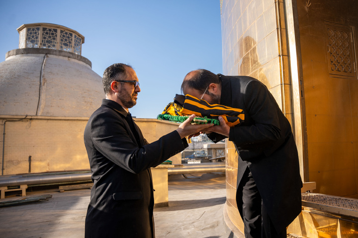 Imam Reza shrine hoists black flags marking Nasrallah’s martyrdom