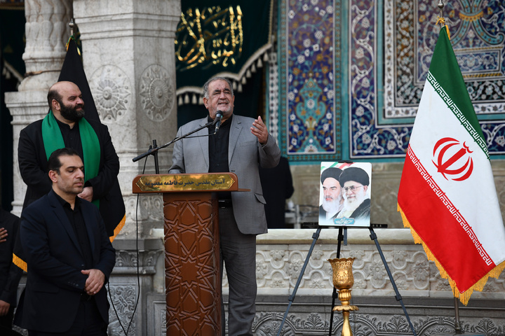 Mourning flag raised at Hazrat Masoumeh shrine 