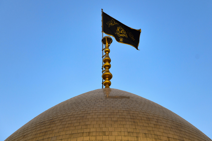 Mourning flag raised at Hazrat Masoumeh shrine 