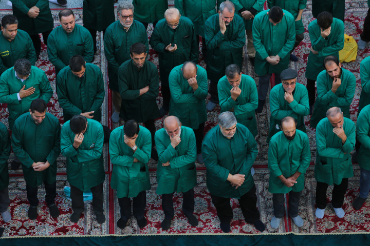 Mourning flag raised at Hazrat Masoumeh shrine 