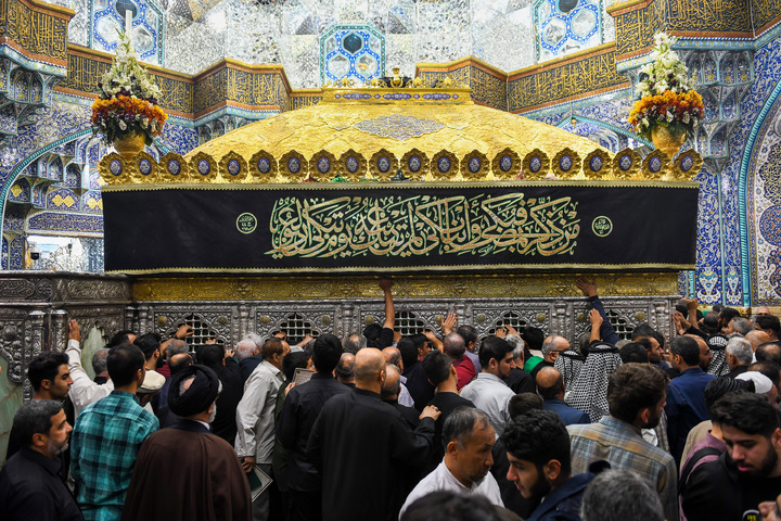 Mourning flag raised at Hazrat Masoumeh shrine 