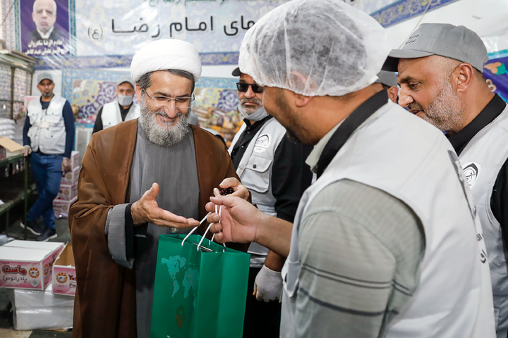 Shrine intl. affairs deputy visits Iraqi Mukib in Mashhad