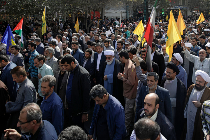 Custodian of Imam Reza shrine attends Gen. Nilforoushan's funeral ceremony
